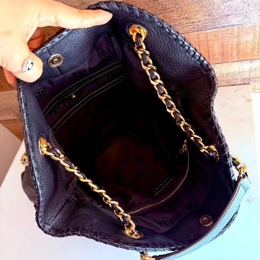 Tory Burch Marion East West in Black Pebbled Leather Bag
